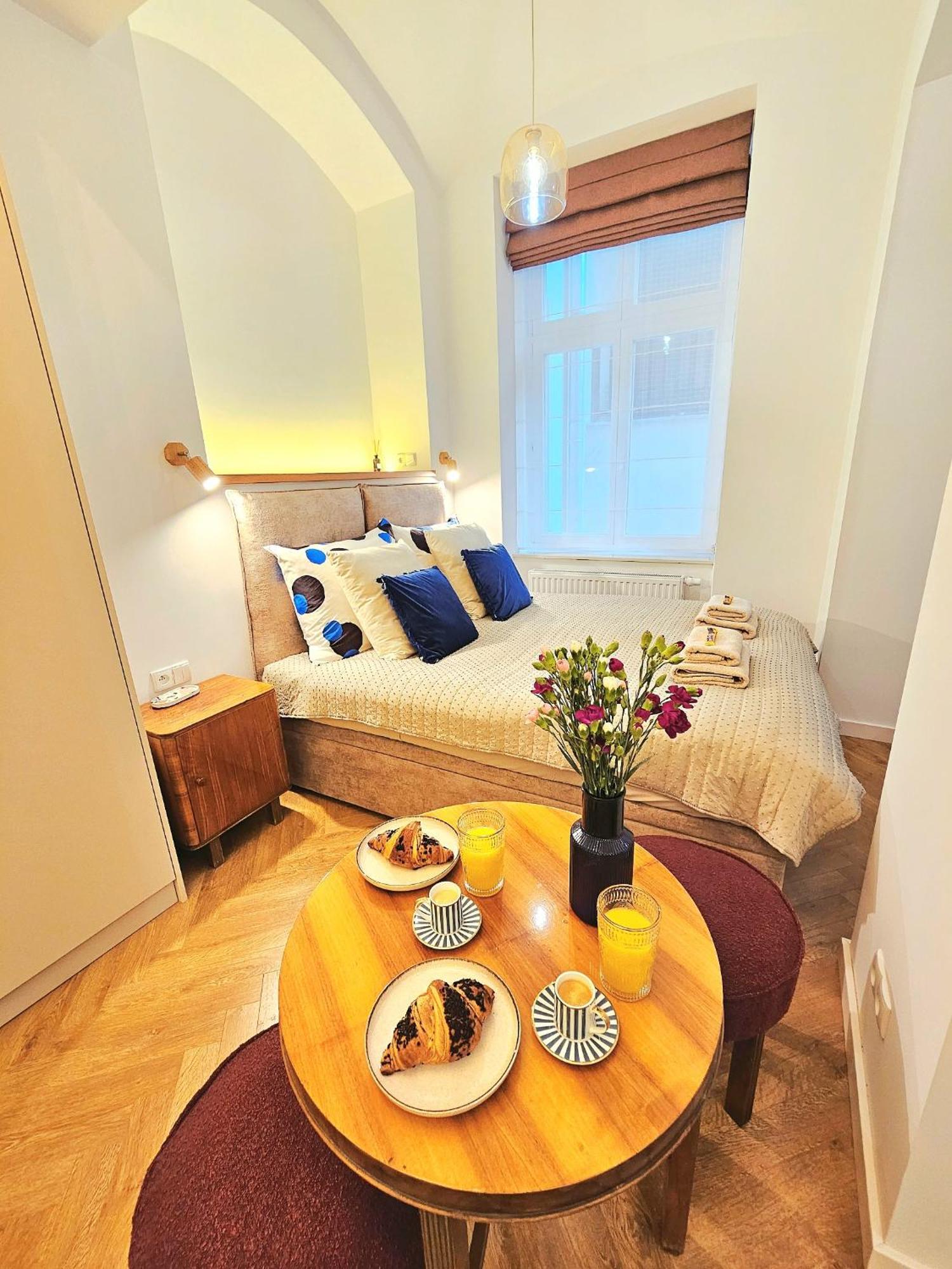 Vintage Chic Apartment - Kazimierz Old Town Krakow Bagian luar foto